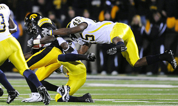 Stevie Brown (3), Donovan Warren (6), and Obi Ezeh (45)