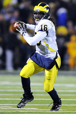 Denard Robinson (16)