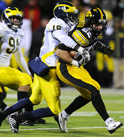 James Rogers (18) and Tom Pomarico (91)