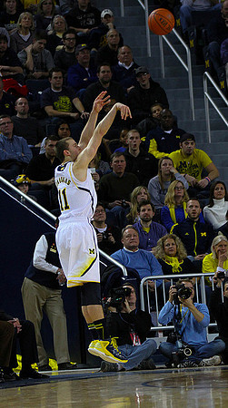 Nik Stauskas (11)