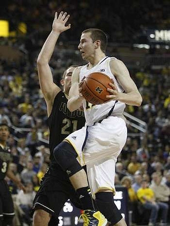 Nik Stauskas (11)