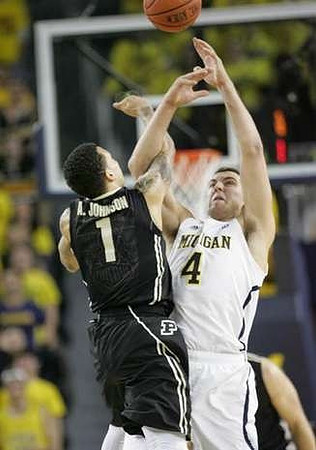 Mitch McGary (4)