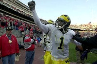 David Terrell (1) and Chris Perry (23)