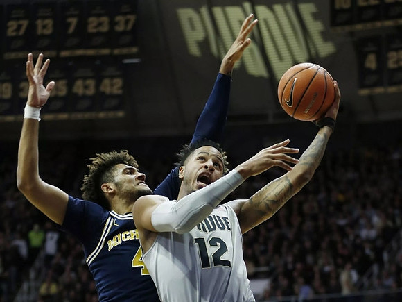 Isaiah Livers (4)
