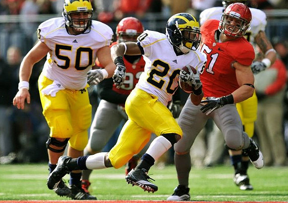 David Molk (50) and Michael Shaw (20)