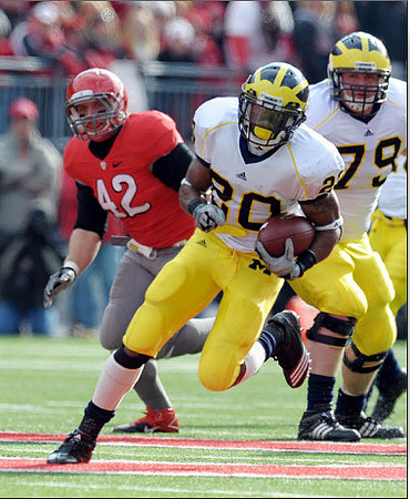 Michael Shaw (20) and Perry Dorrestein (79)