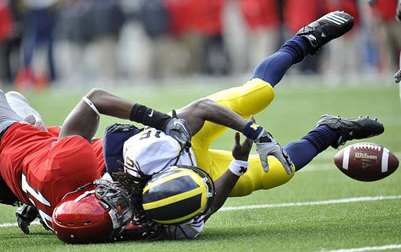 Denard Robinson (16)
