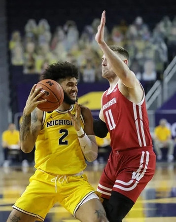 Isaiah Livers (2)