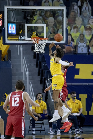 Isaiah Livers (2)