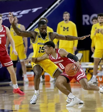 Chaundee Brown Jr. (15)