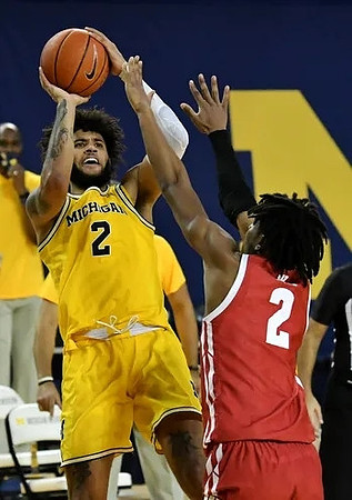 Isaiah Livers (2)