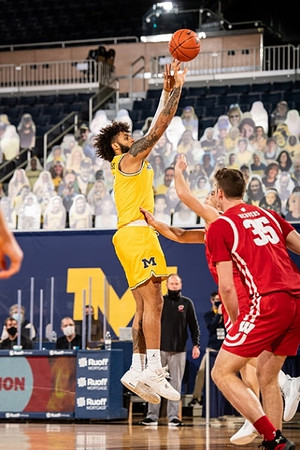 Isaiah Livers (2)