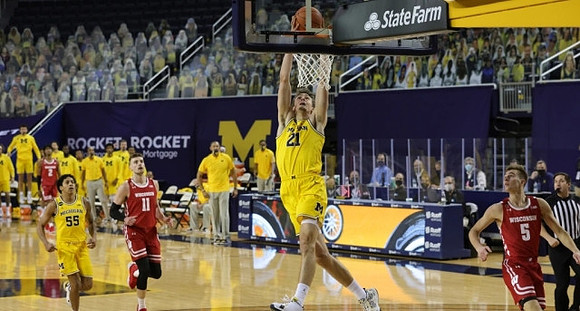 Eli Brooks (55) and Franz Wagner (21)