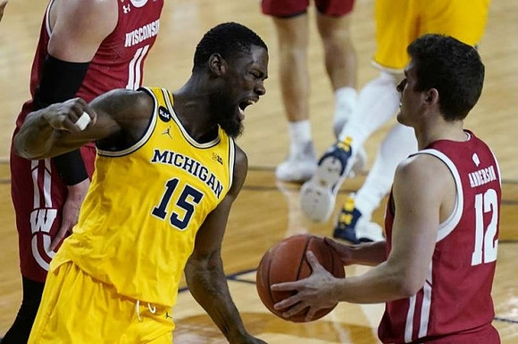 Chaundee Brown Jr. (15)