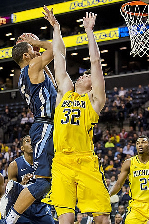 Ricky Doyle (32) and Zak Irvin (21)
