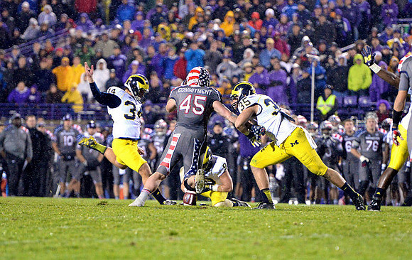 Brendan Gibbons (34), Drew Dileo (9), and Joe Bolden (35)