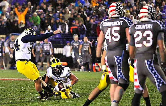 Brendan Gibbons (34) and Drew Dileo (9)