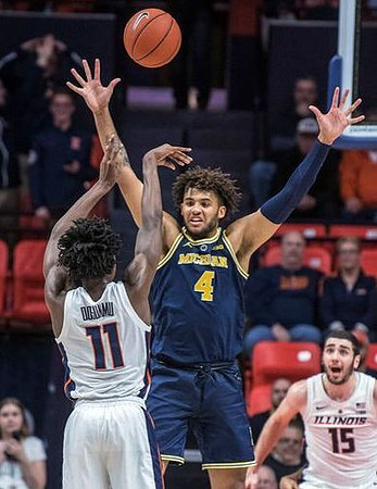Isaiah Livers (4)