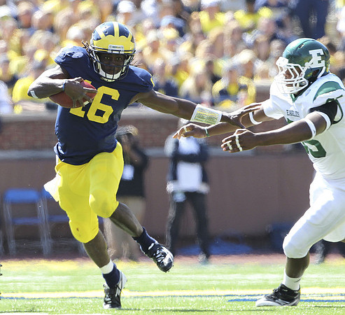 Denard Robinson (16)