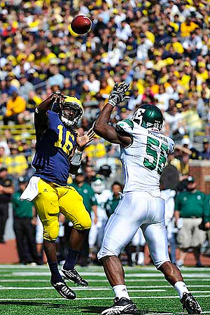 Denard Robinson (16)