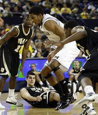 Darius Morris (4)