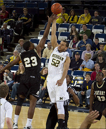 Jordan Morgan (52) and Evan Smotrycz (23)