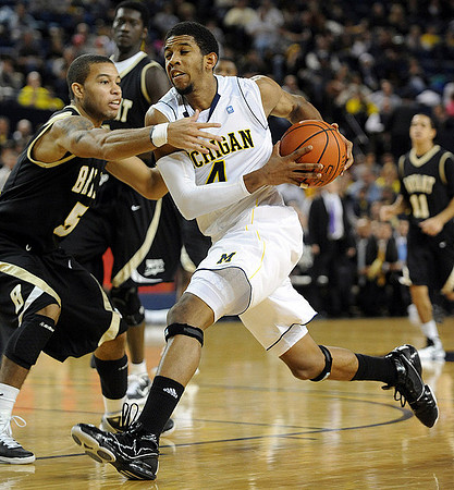 Darius Morris (4)