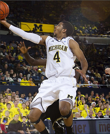 Darius Morris (4)
