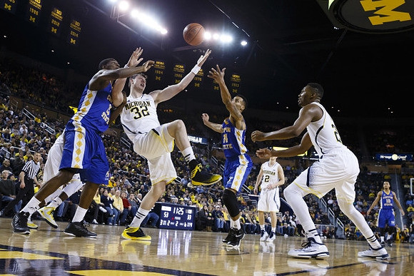 Ricky Doyle (32), Spike Albrecht (2), and Zak Irvin (21)