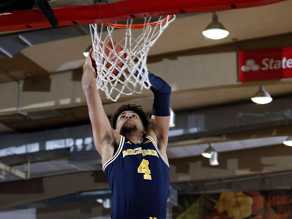 Isaiah Livers (4)
