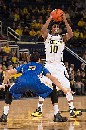 Derrick Walton Jr. (10)