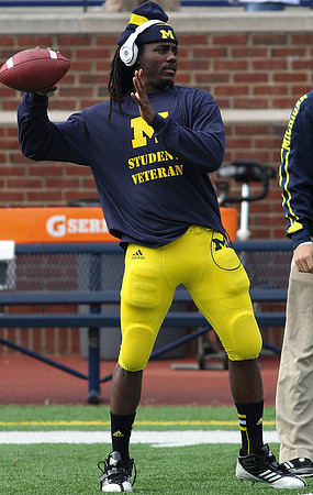 Denard Robinson (16)