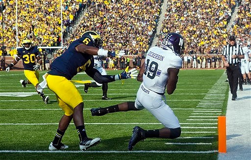 Thomas Gordon (30) and Raymon Taylor (6)