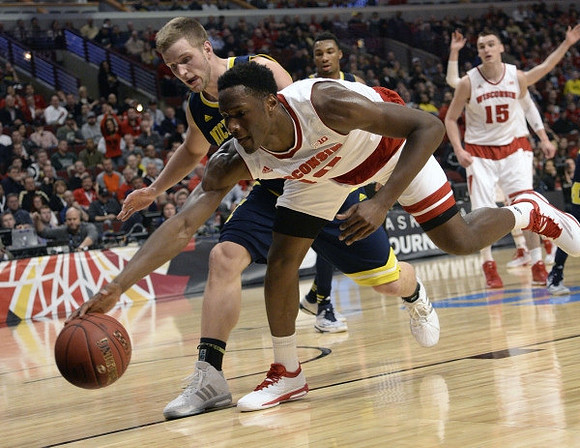 Max Bielfeldt (44) and Zak Irvin (21)