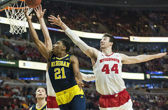 Max Bielfeldt (44) and Zak Irvin (21)