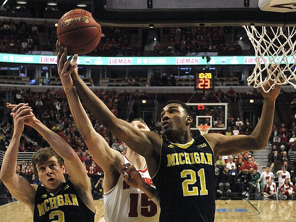 Spike Albrecht (2) and Zak Irvin (21)