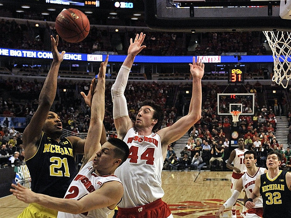 Zak Irvin (21) and Ricky Doyle (32)