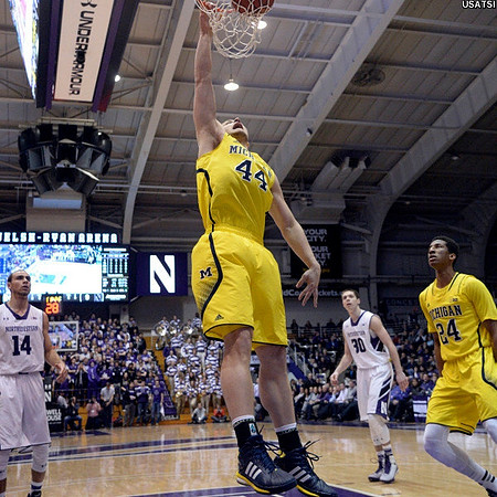 Max Bielfeldt (44) and Aubrey Dawkins (24)