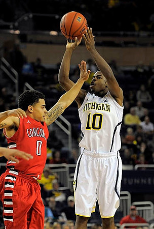 Derrick Walton Jr. (10)