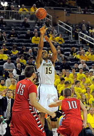 Jon Horford (15)