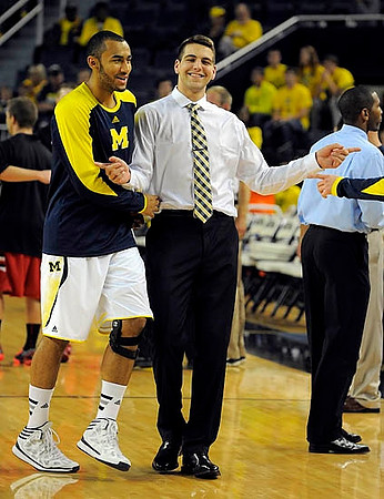 Jon Horford (15) and Mitch McGary (4)