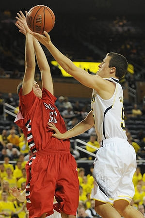 Andrew Dakich (5)