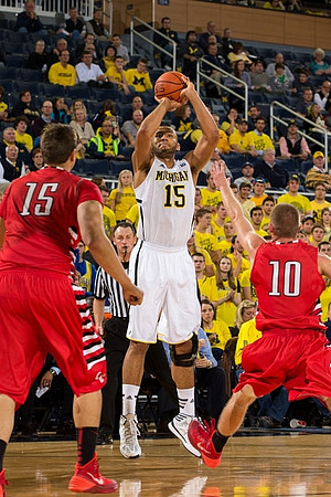 Jon Horford (15)