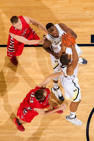 Glenn Robinson III (1) and Jon Horford (15)