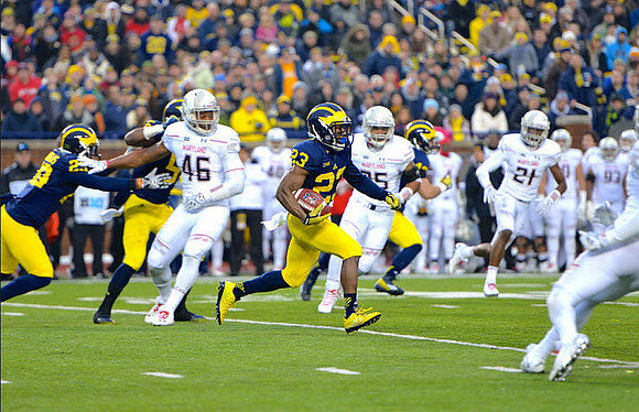 Dymonte Thomas (25) and Dennis Norfleet (23)