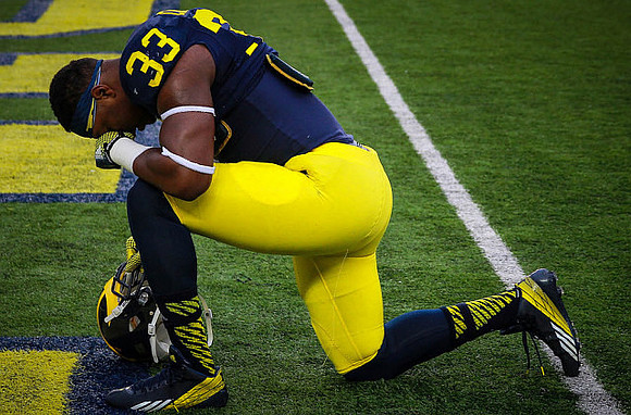 Taco Charlton (33)