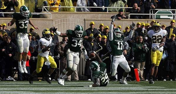 Martavious Odoms (9) and Darryl Stonum (22)