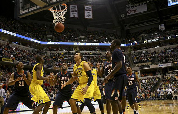 Jon Horford (15) and Mitch McGary (4)
