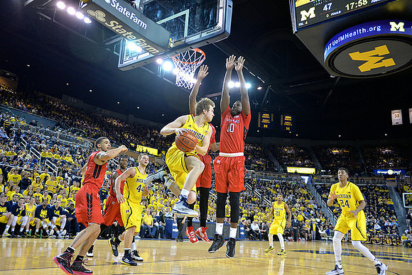 Max Bielfeldt (44), Spike Albrecht (2), Zak Irvin (21), and Aubrey Dawkins (24)