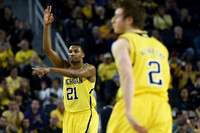 Zak Irvin (21) and Spike Albrecht (2)